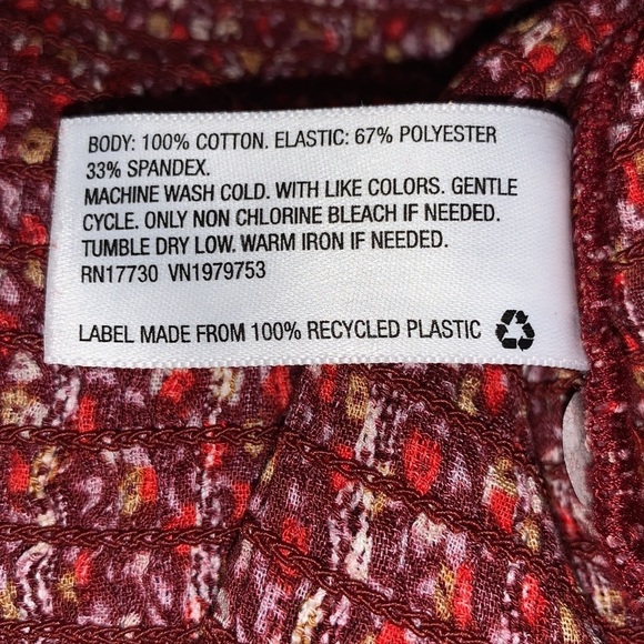 (4X)- Universal Thread Plus Size Puff Elbow Sleeve Smocked Fitted Blouse - Picture 6 of 9